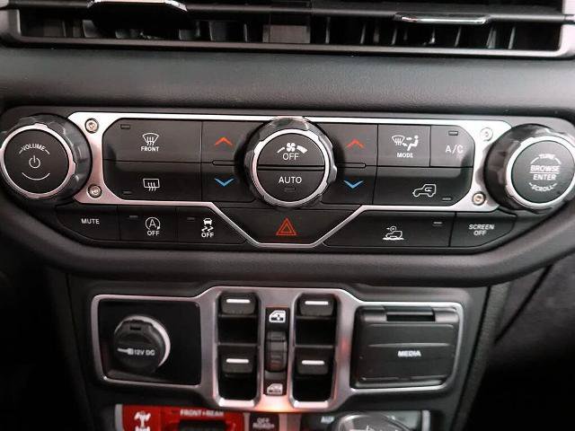 Used 2025 Jeep Wrangler Unlimited Rubicon AWD/4WD image 23