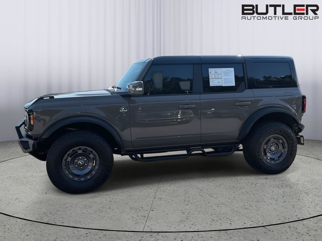 Certified 2025 Ford Bronco Outer Banks w/ Sasquatch Package AWD/4WD image 3