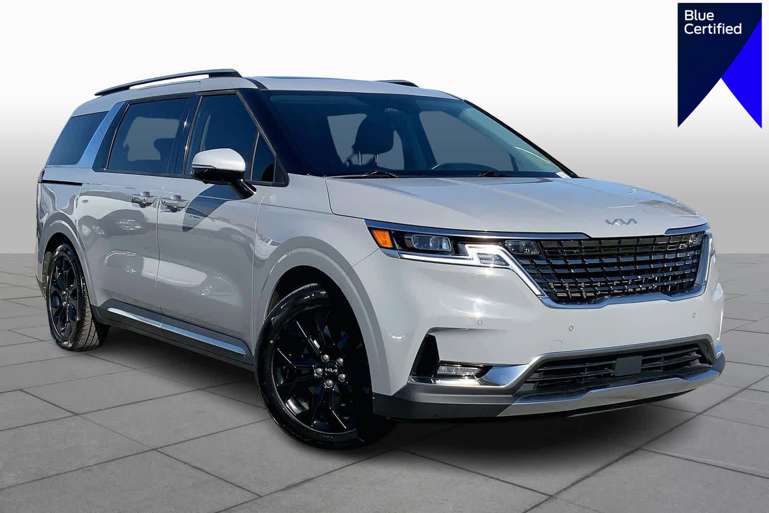 Used 2022 Kia Carnival SX Prestige image 1