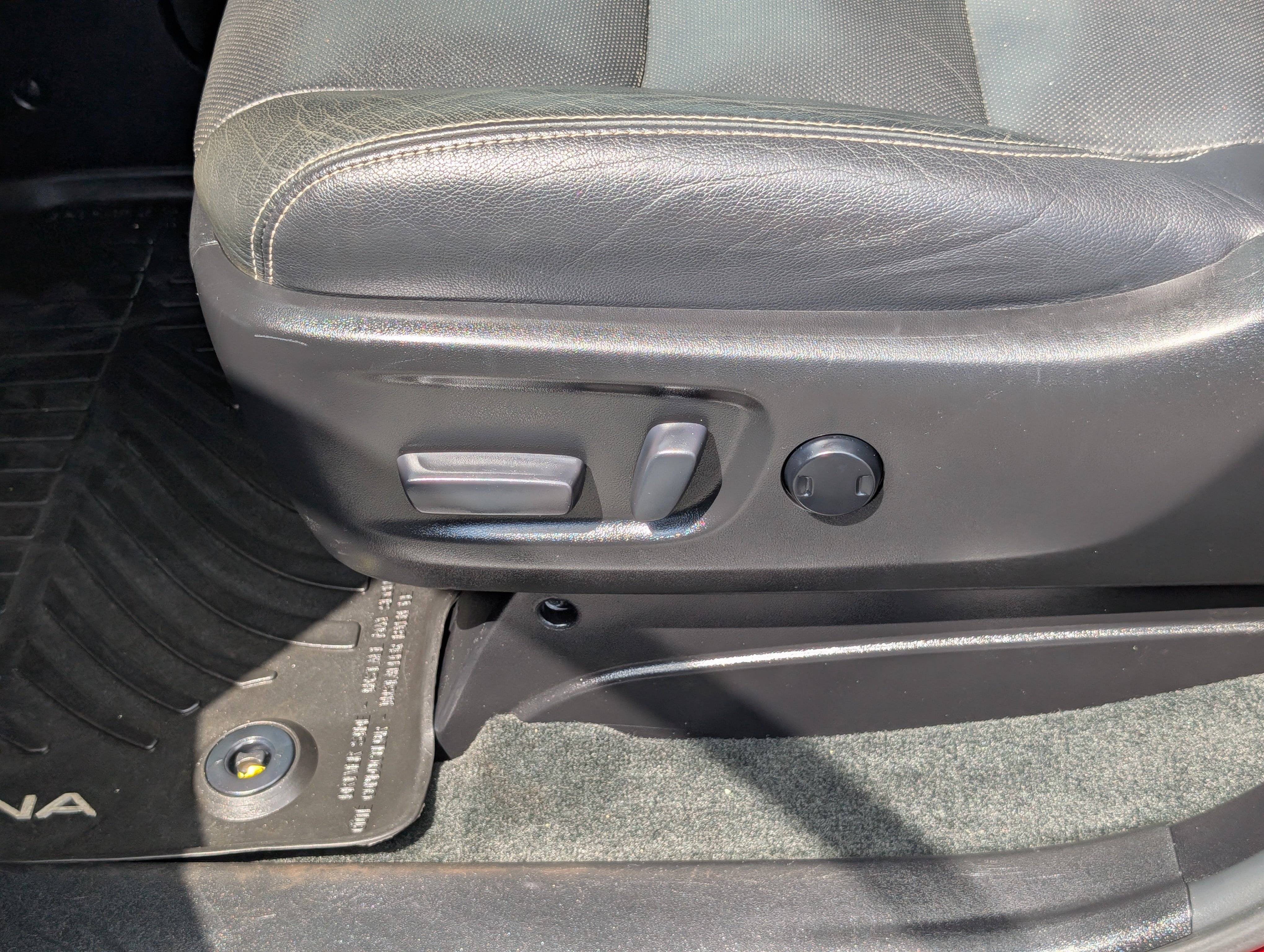 Used 2017 Toyota Sienna SE Premium FWD image 23