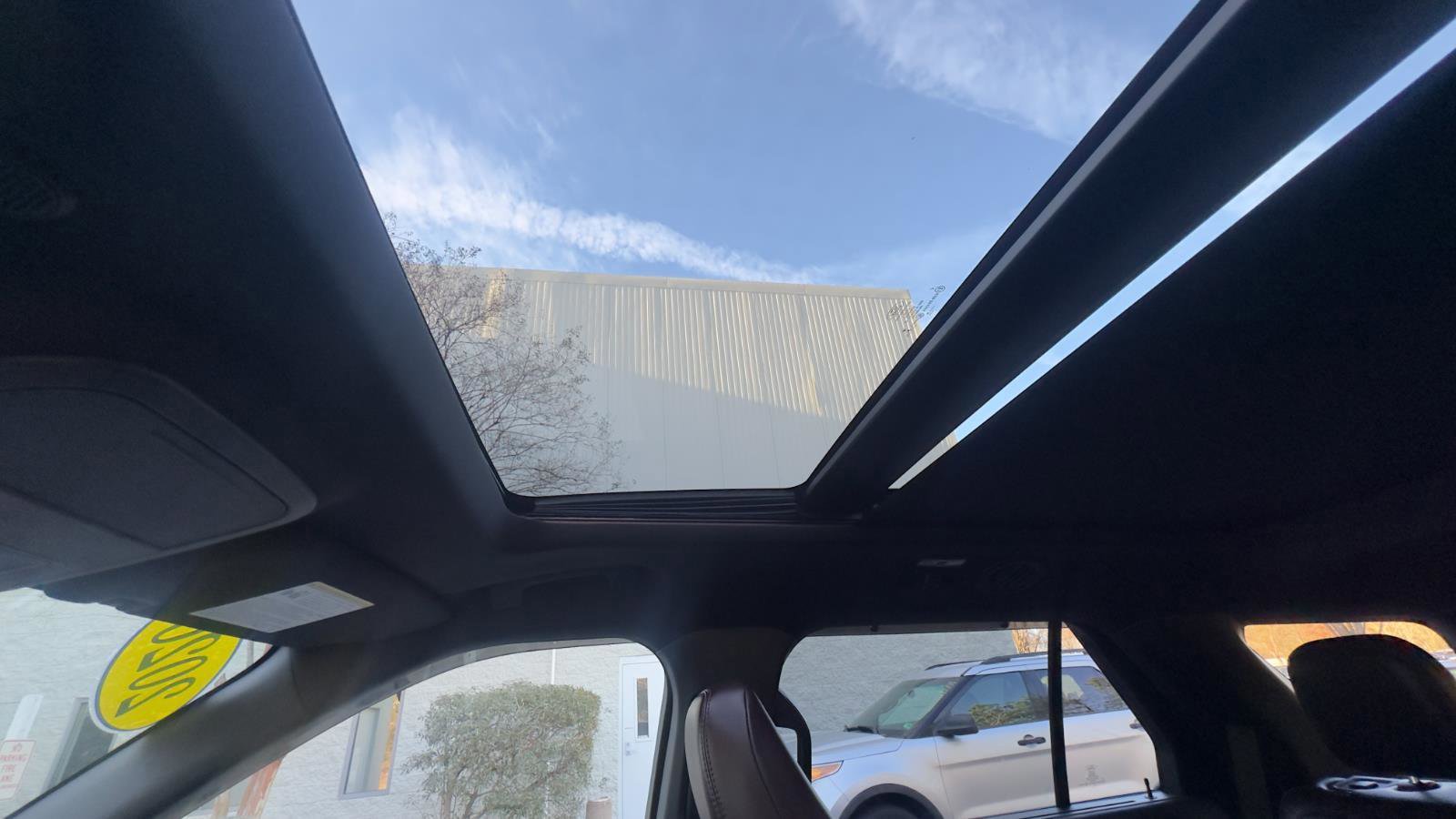 Certified 2020 Ford Explorer Platinum w/ Premium Technology Package image 31