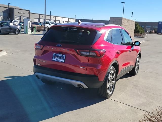 Certified 2025 Ford Escape Platinum w/ Premium Technology Package image 3