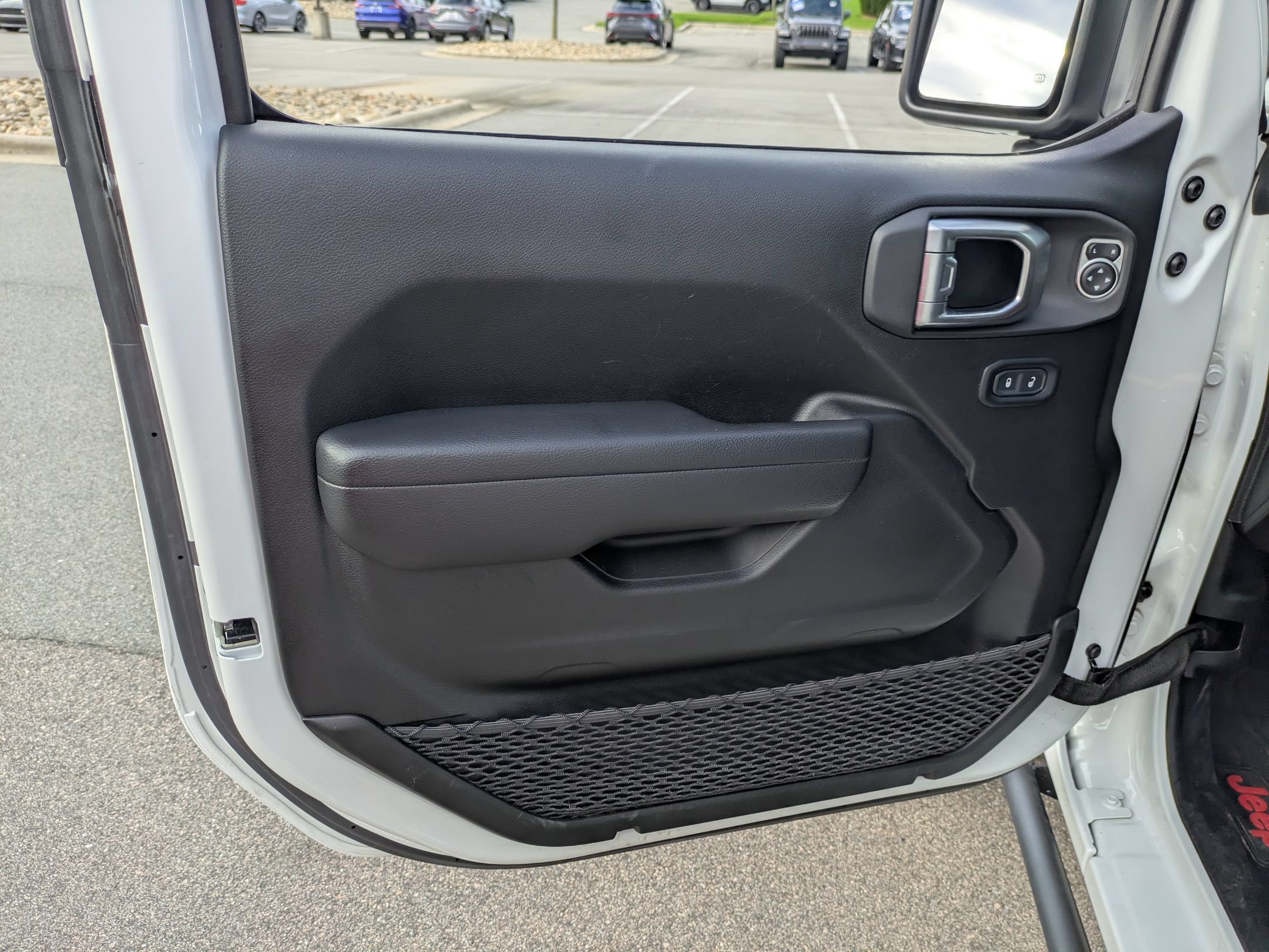 Used 2023 Jeep Gladiator Sport AWD/4WD image 15