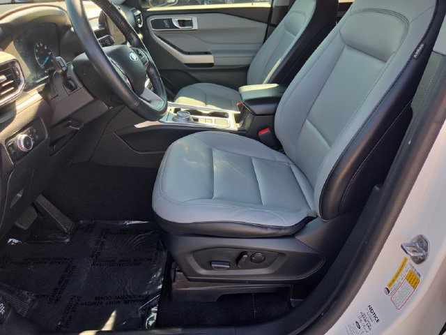 Certified 2021 Ford Explorer XLT w/ Equipment Group 202A RWD image 23