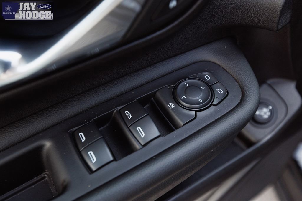 Used 2024 GMC Terrain SLT image 17