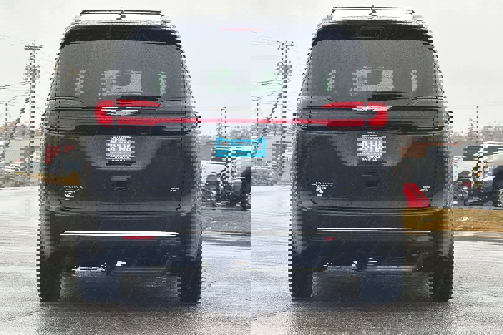 Used 2022 Chrysler Pacifica Touring-L image 4