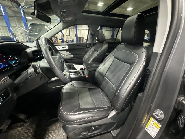 Certified 2024 Ford Explorer Limited w/ Limited Technology Package AWD/4WD image 17