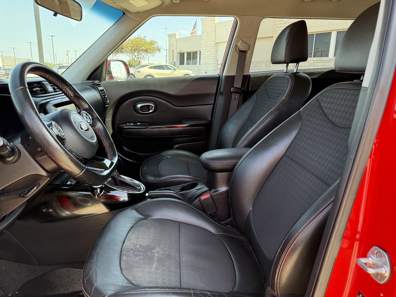Used 2018 Kia Soul ! FWD image 23