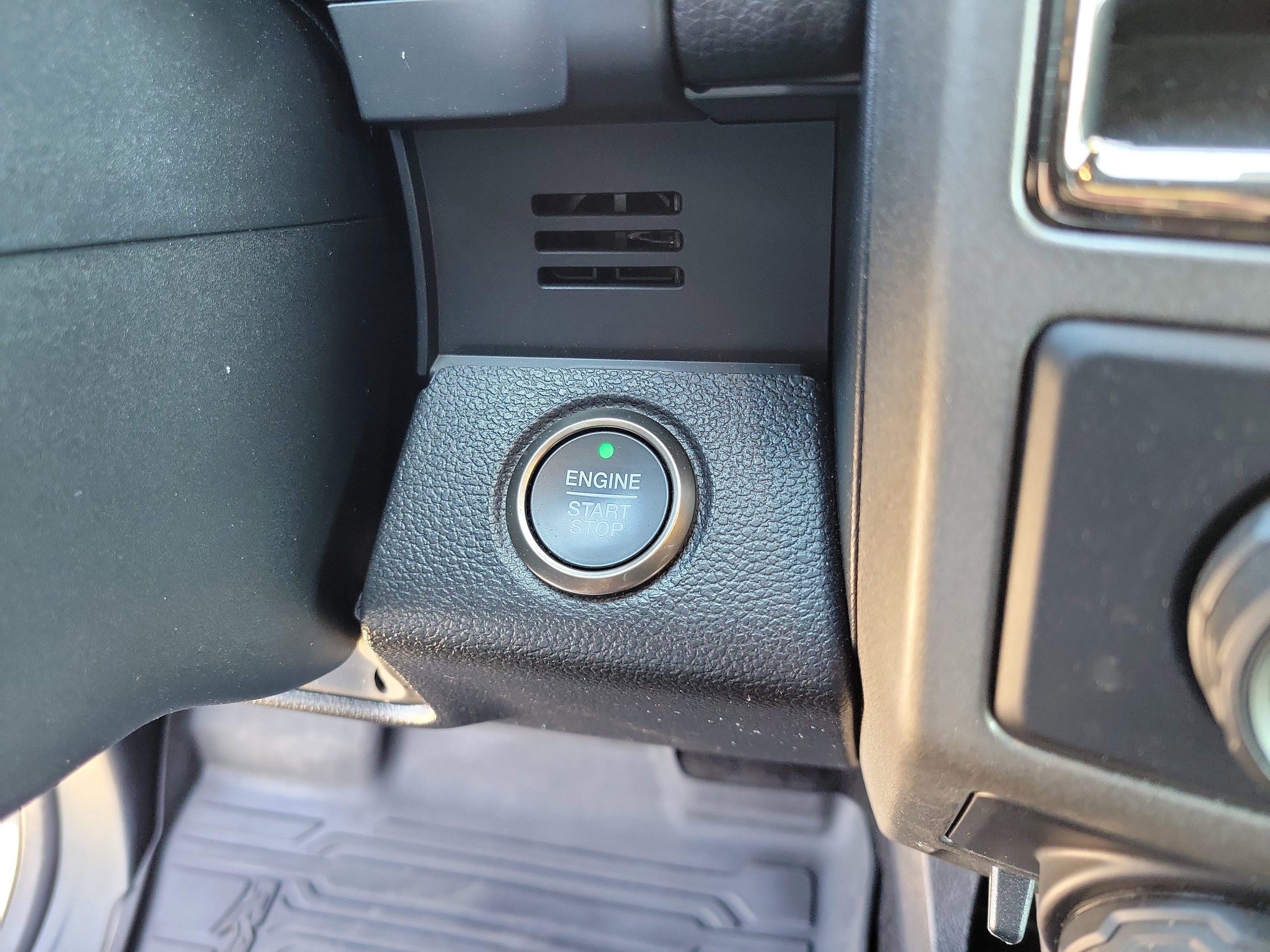 Certified 2019 Ford F150 Raptor w/ Equipment Group 802A Luxury image 16