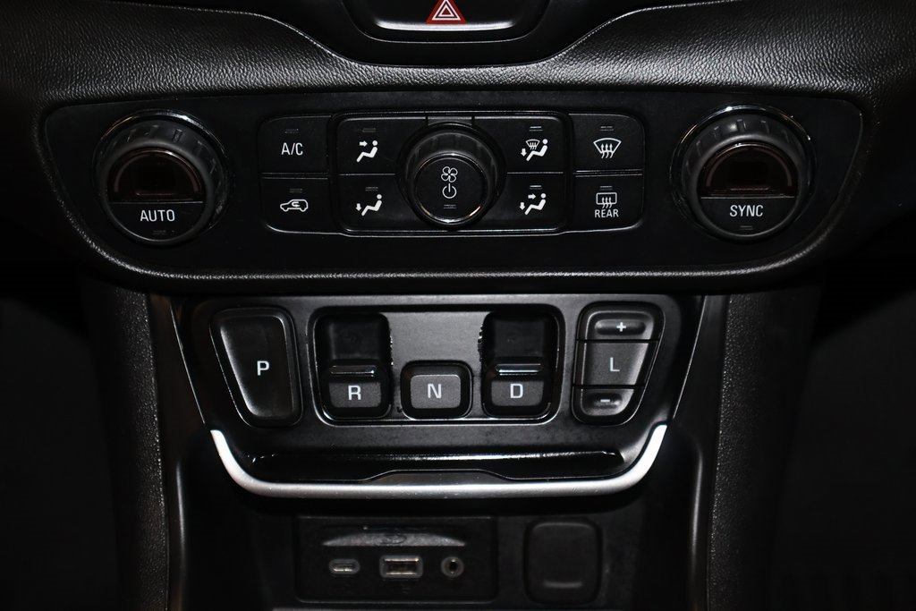 Used 2019 GMC Terrain SLT w/ Preferred Package image 32