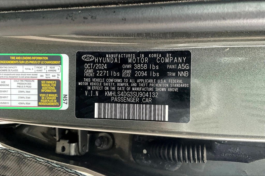 Used 2025 Hyundai Elantra SEL FWD image 18