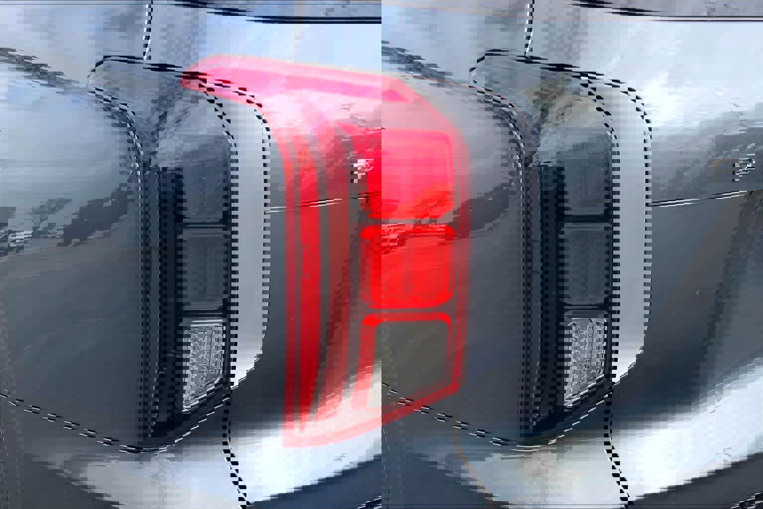 Used 2021 Hyundai Palisade Limited w/ Winter Package image 26