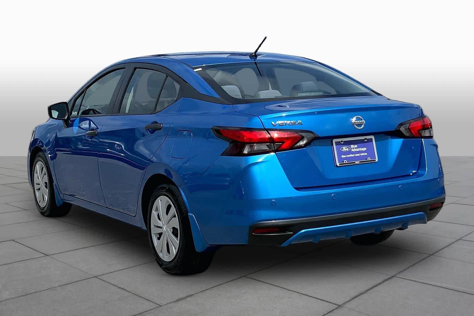 Used 2020 Nissan Versa S FWD image 11
