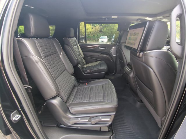 Used 2024 Cadillac Escalade ESV Sport Platinum w/ LPO, ONYX Package AWD/4WD image 30