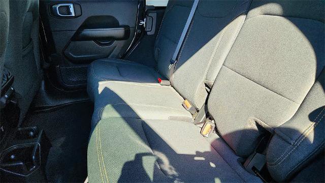 Used 2025 Jeep Wrangler Unlimited Sahara image 27