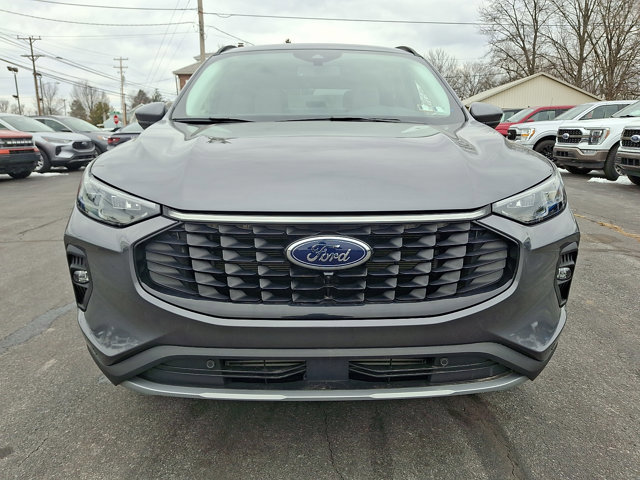 Certified 2024 Ford Escape Platinum AWD/4WD image 2