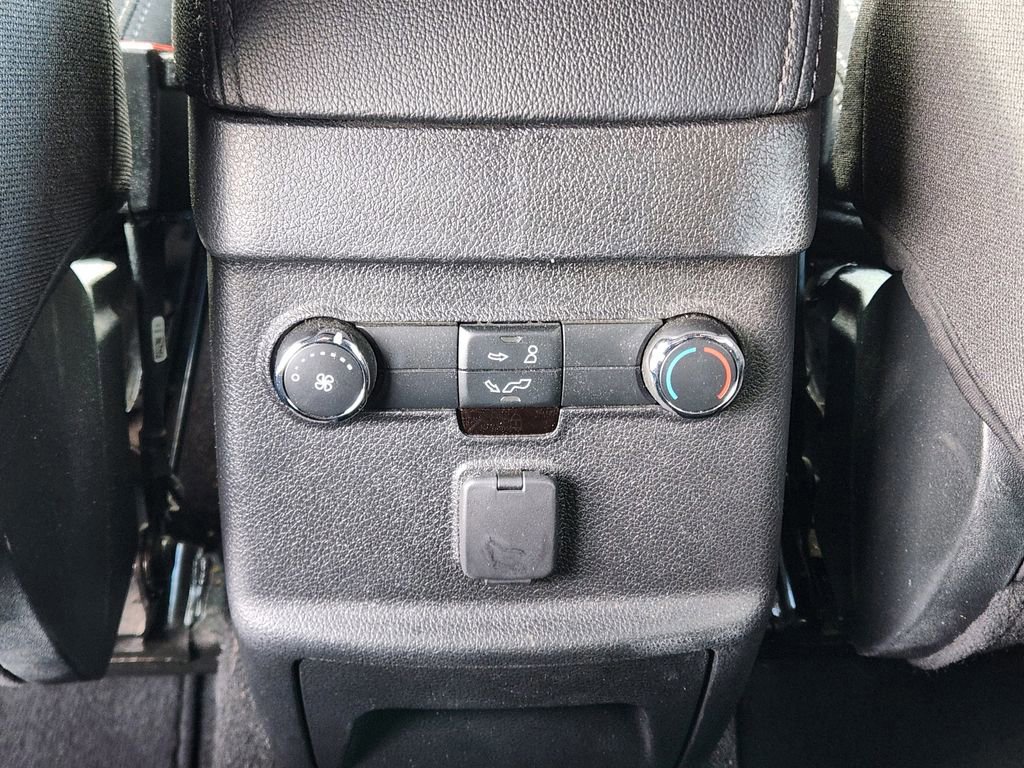 Certified 2018 Ford Explorer XLT image 32