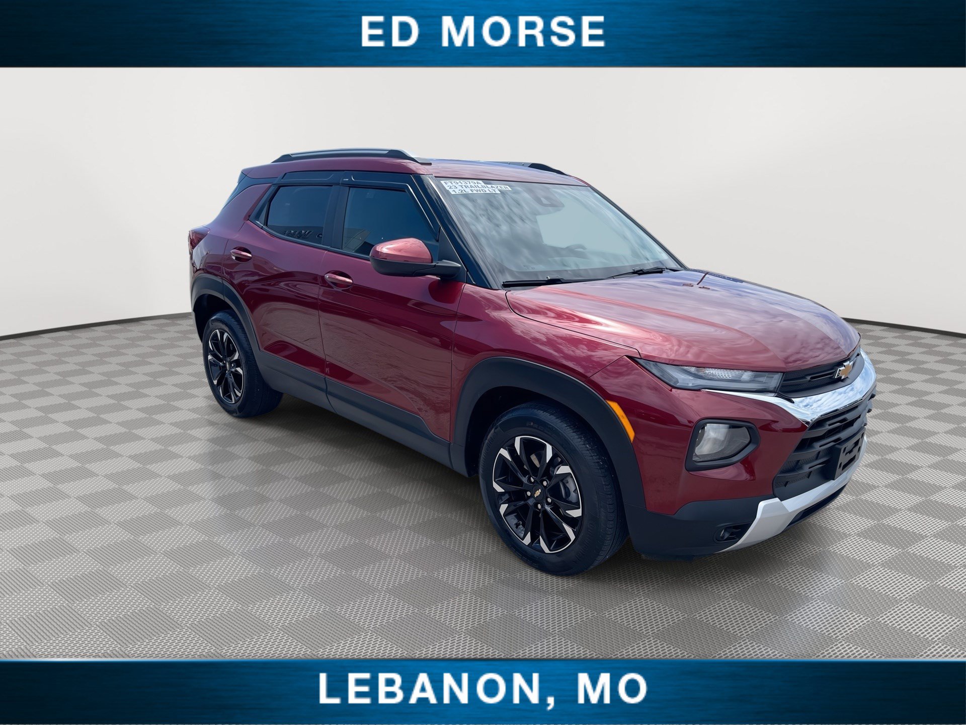 Used 2023 Chevrolet TrailBlazer LT FWD image 2
