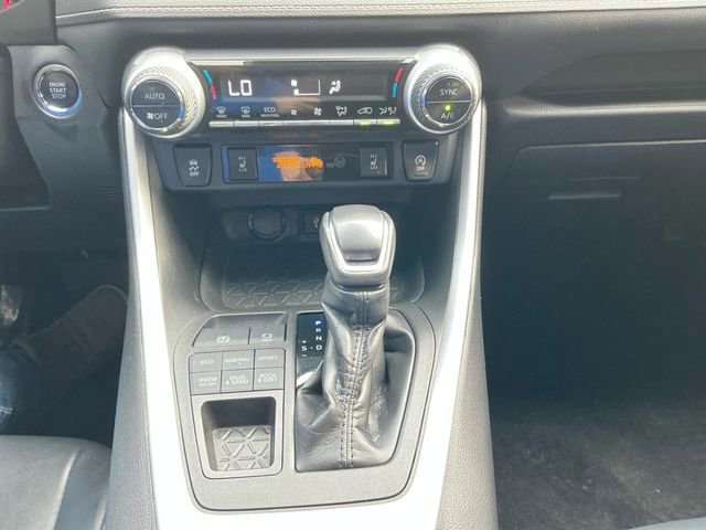 Used 2020 Toyota RAV4 XLE Premium image 15