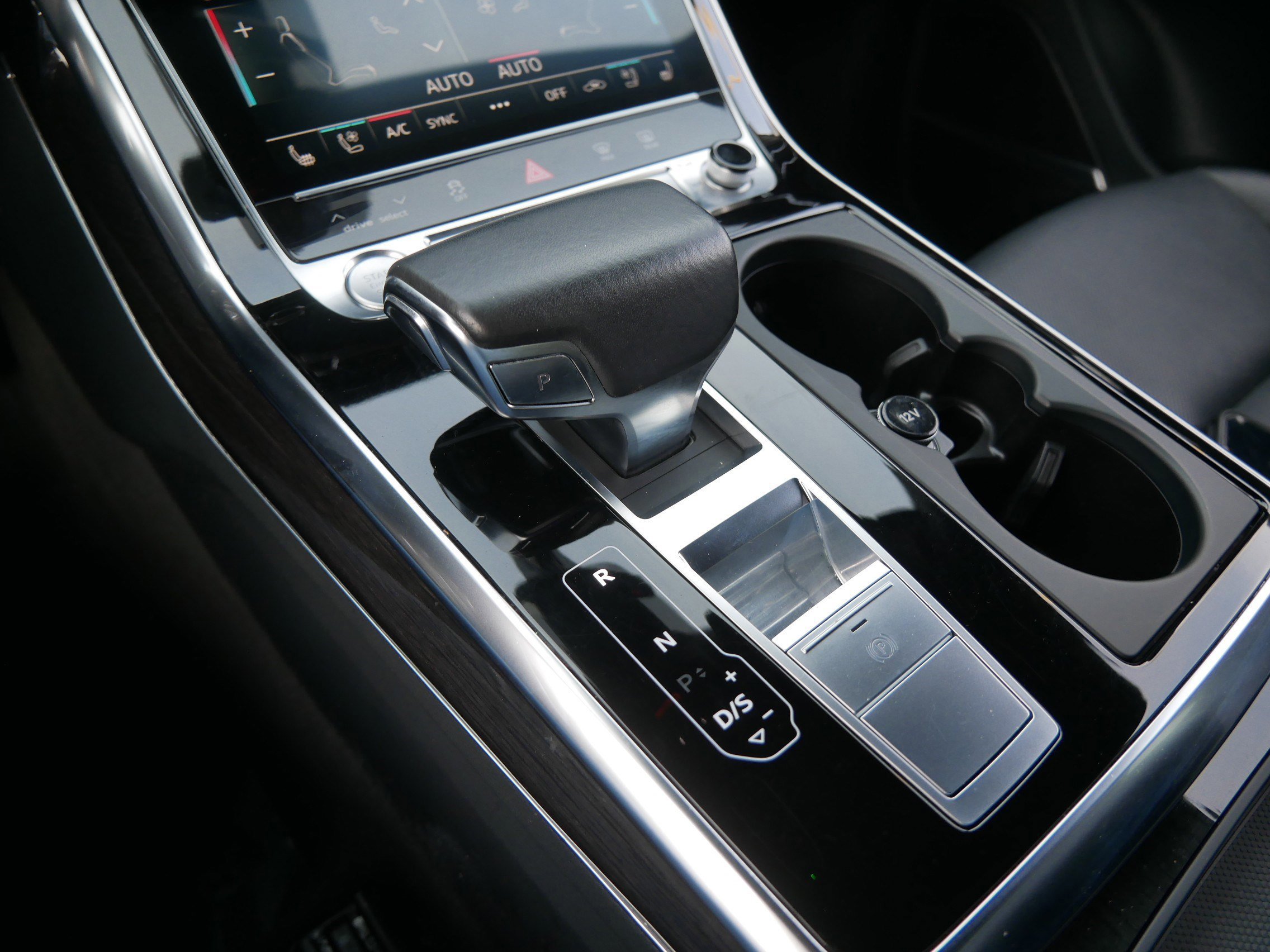 Used 2019 Audi Q8 Prestige image 23