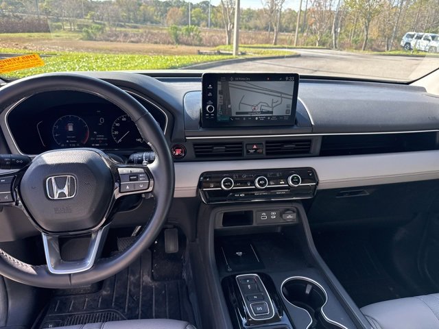 Used 2024 Honda Pilot Touring image 11