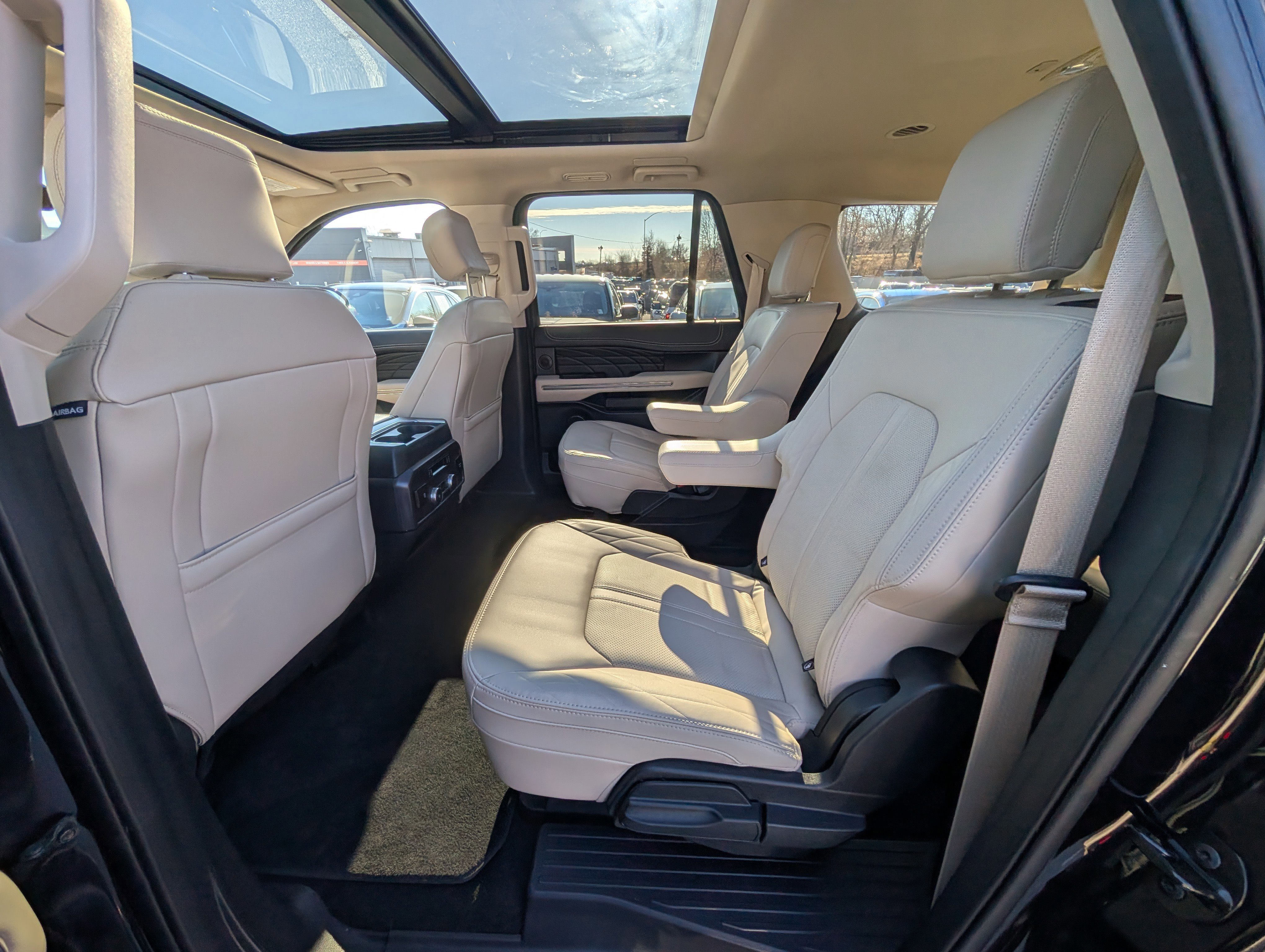 Certified 2024 Ford Expedition Max Platinum image 18