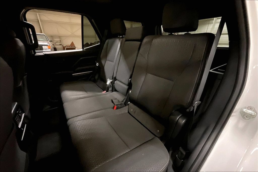 Used 2025 Toyota 4Runner SR5 AWD/4WD image 24