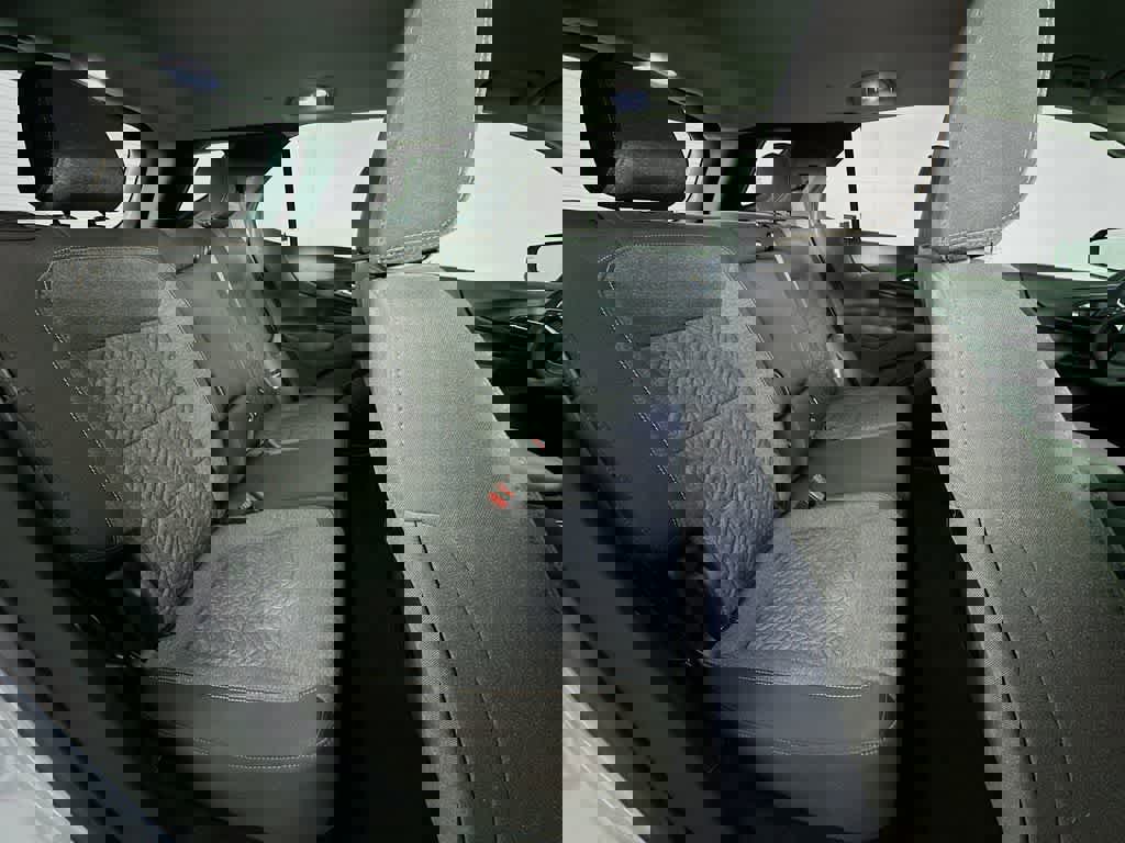 Used 2024 Chevrolet Equinox LT image 31