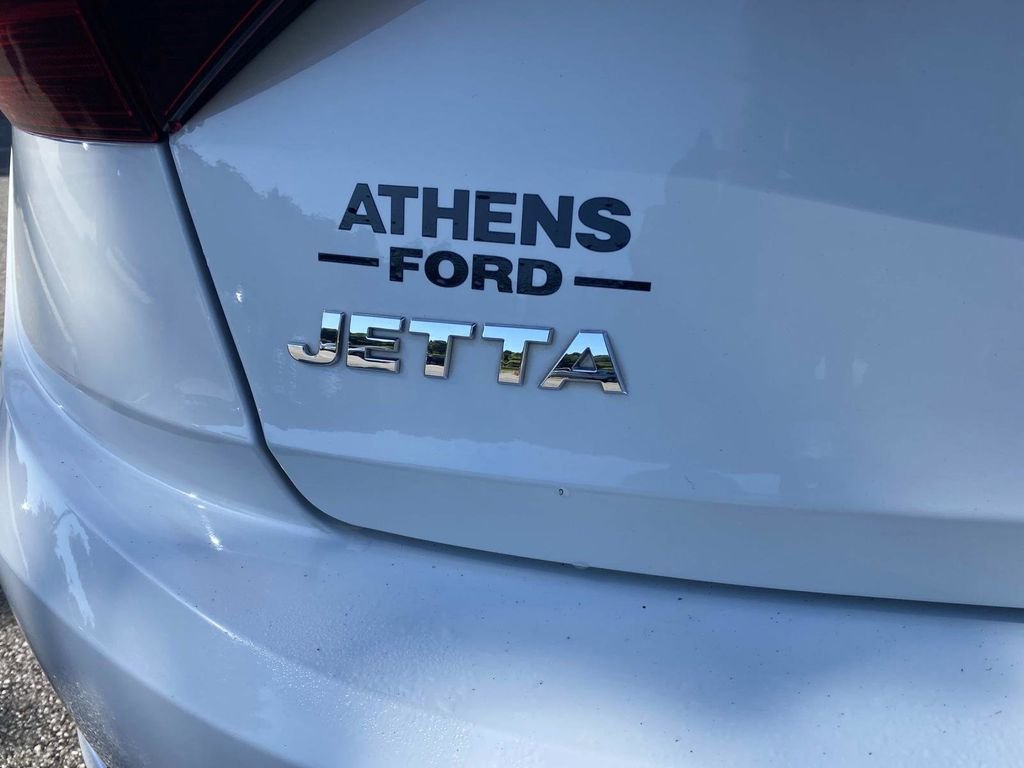 Used 2020 Volkswagen Jetta SE w/ SE Cold Weather Package FWD image 5