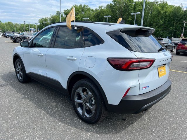 Certified 2025 Ford Escape ST-Line Select AWD/4WD image 5