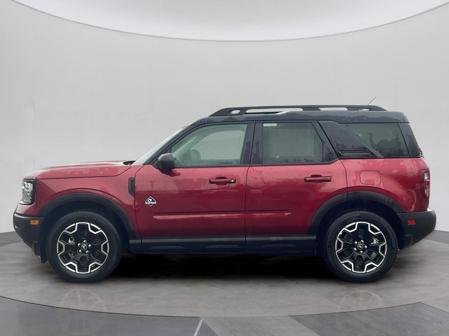 Certified 2025 Ford Bronco Sport Outer Banks w/ Outer Banks Tech Package+ AWD/4WD image 2