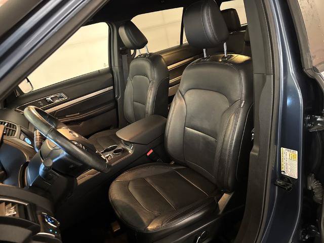 Certified 2018 Ford Explorer XLT w/ Equipment Group 202A FWD image 17