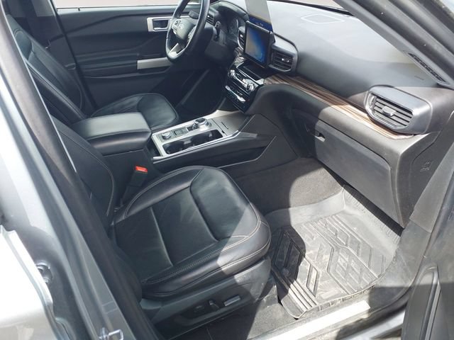 Certified 2022 Ford Explorer Limited w/ Equipment Group 301A AWD/4WD image 9