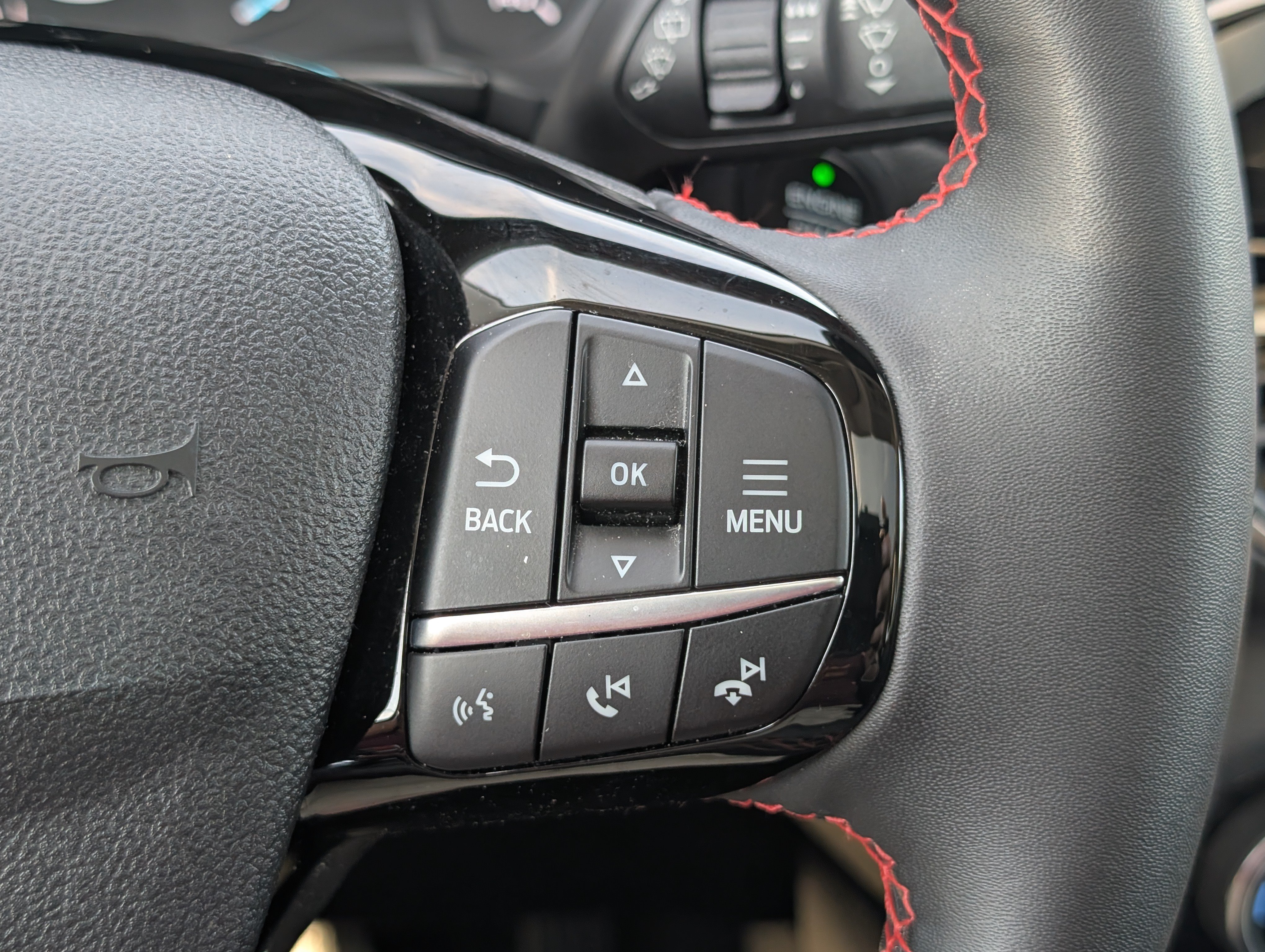 Certified 2022 Ford Escape SEL w/ SEL Stealth AWD Package image 26
