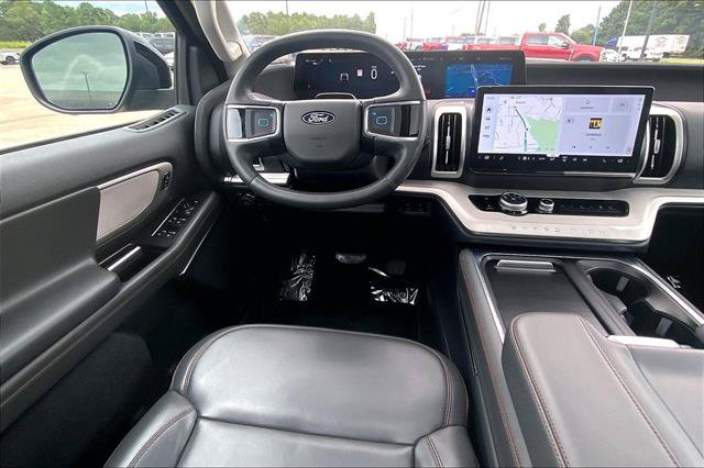 Certified 2025 Ford Expedition Active AWD/4WD image 4