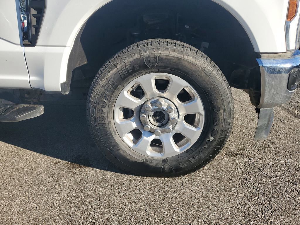 Certified 2024 Ford F250 XLT image 5