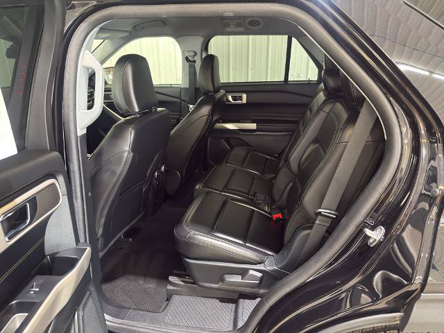 Certified 2021 Ford Explorer XLT w/ Equipment Group 202A RWD image 9