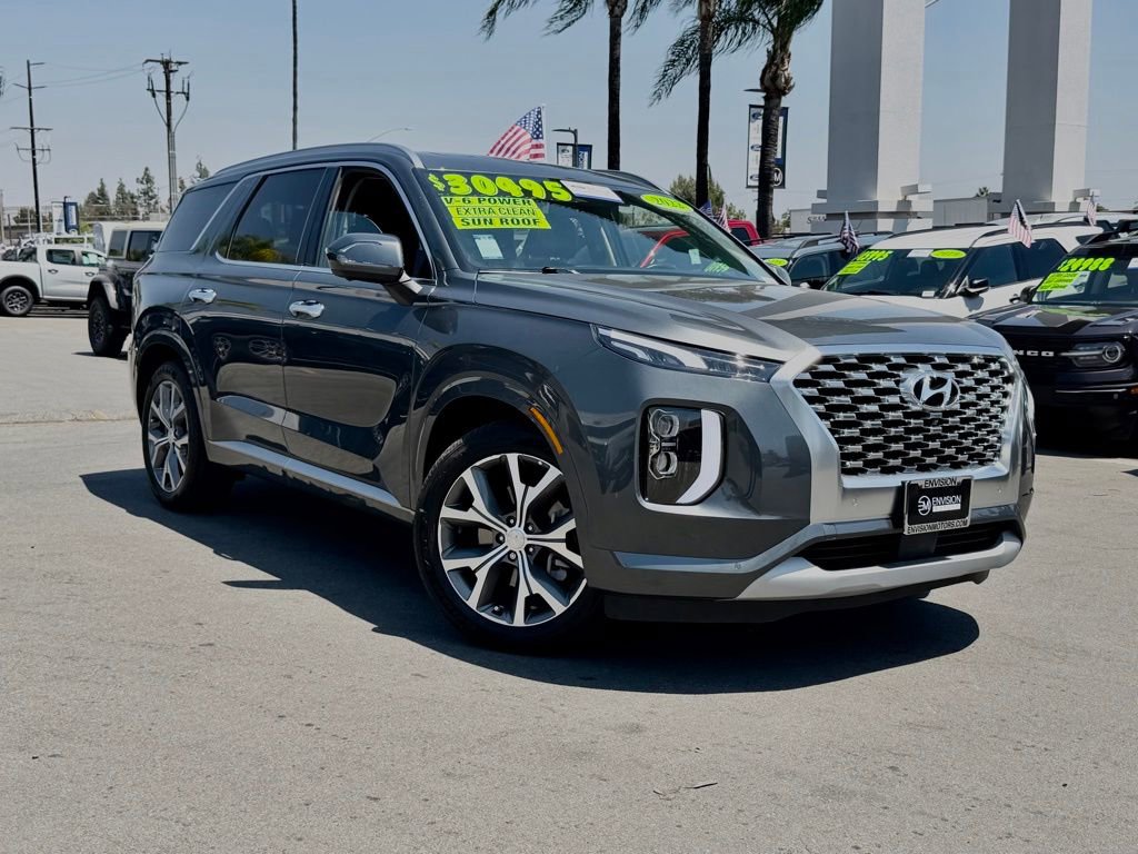 Used 2022 Hyundai Palisade Limited w/ Cargo Package FWD image 2