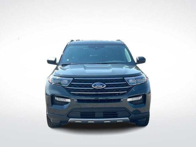 Certified 2024 Ford Explorer XLT w/ Equipment Group 202A AWD/4WD image 3