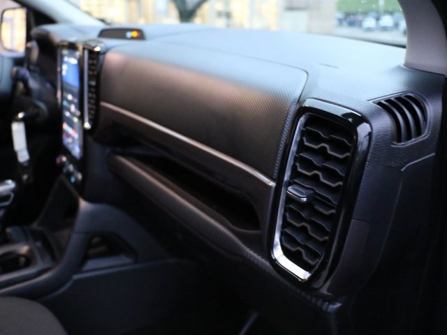 Certified 2025 Ford Ranger XLT w/ Black Appearance Package AWD/4WD image 12
