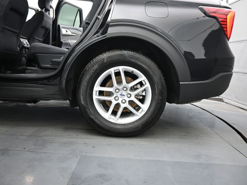 Certified 2025 Ford Explorer Active image 21