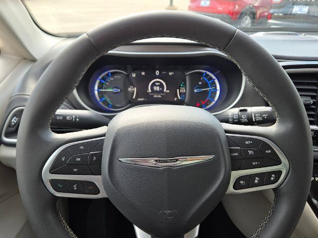 Used 2023 Chrysler Pacifica Touring-L FWD image 31