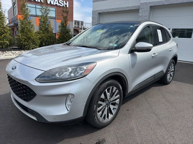 Certified 2020 Ford Escape Titanium image 9