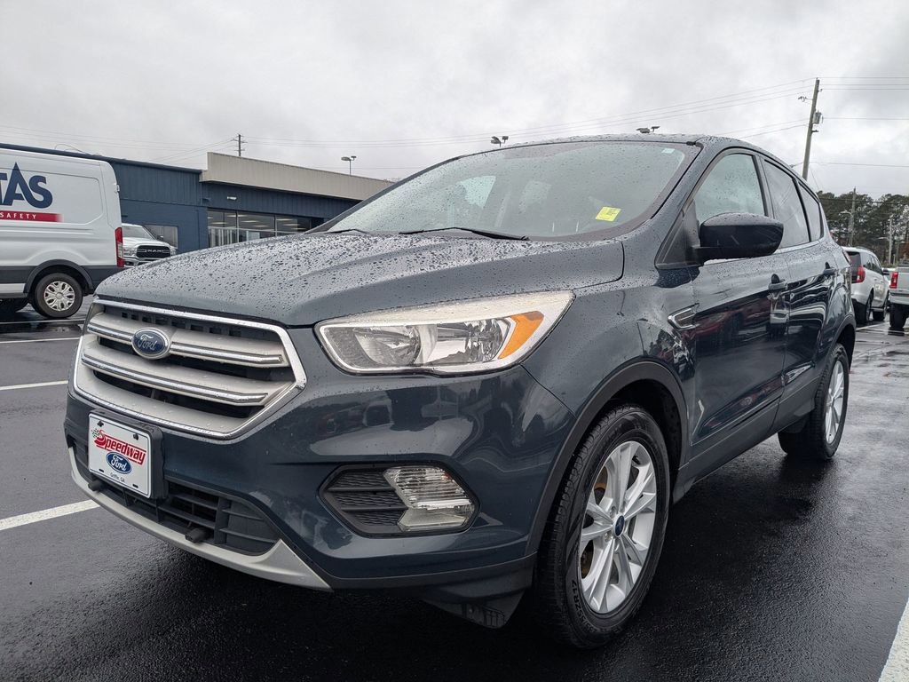Certified 2019 Ford Escape SE image 2