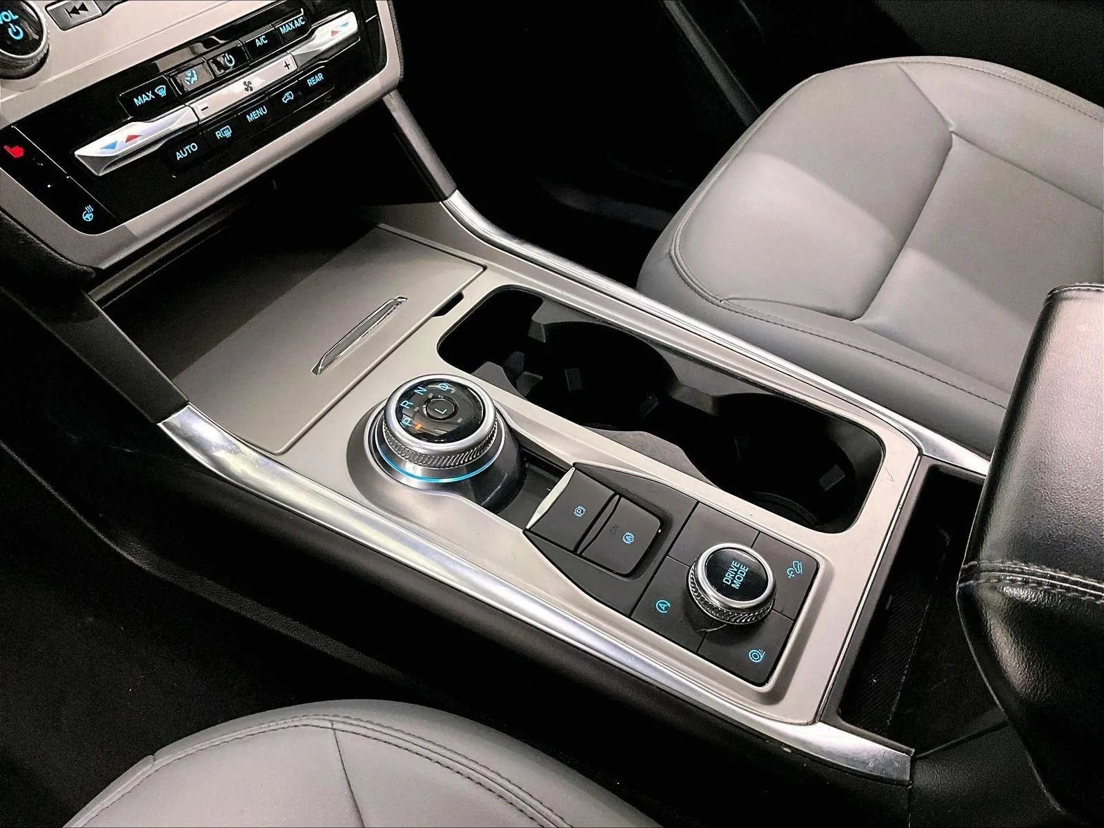 Certified 2021 Ford Explorer XLT w/ Equipment Group 202A image 16