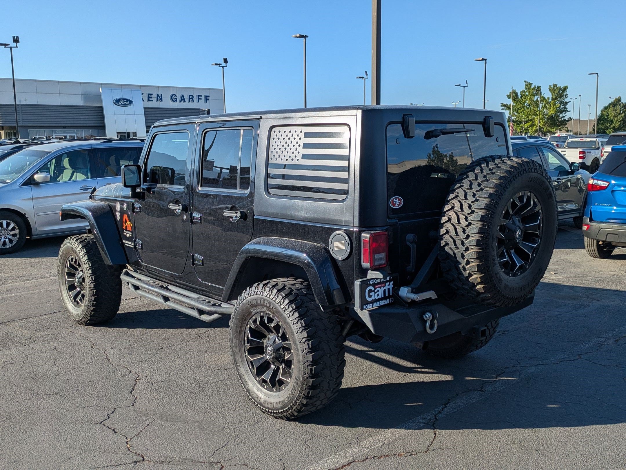 Used 2017 Jeep Wrangler Unlimited Sahara w/ Connectivity Group AWD/4WD image 8