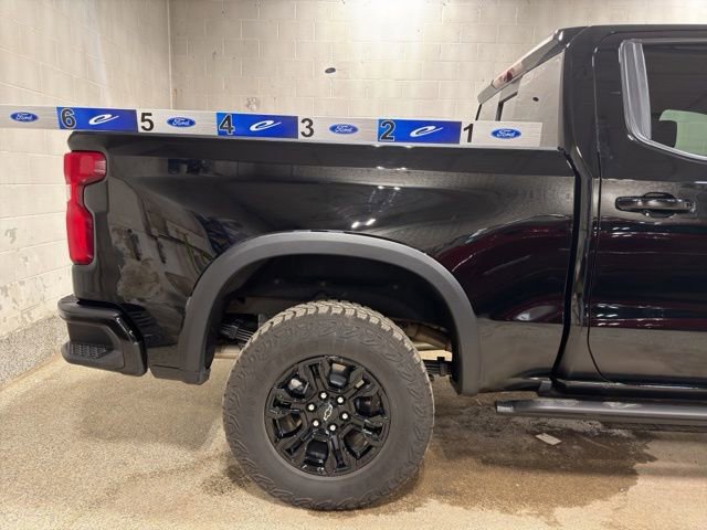 Used 2025 Chevrolet Silverado 1500 ZR2 w/ Technology Package AWD/4WD image 32