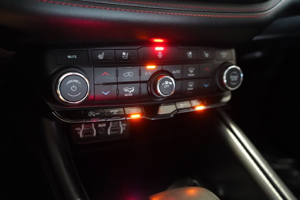 Used 2024 Dodge Durango GT RWD image 37