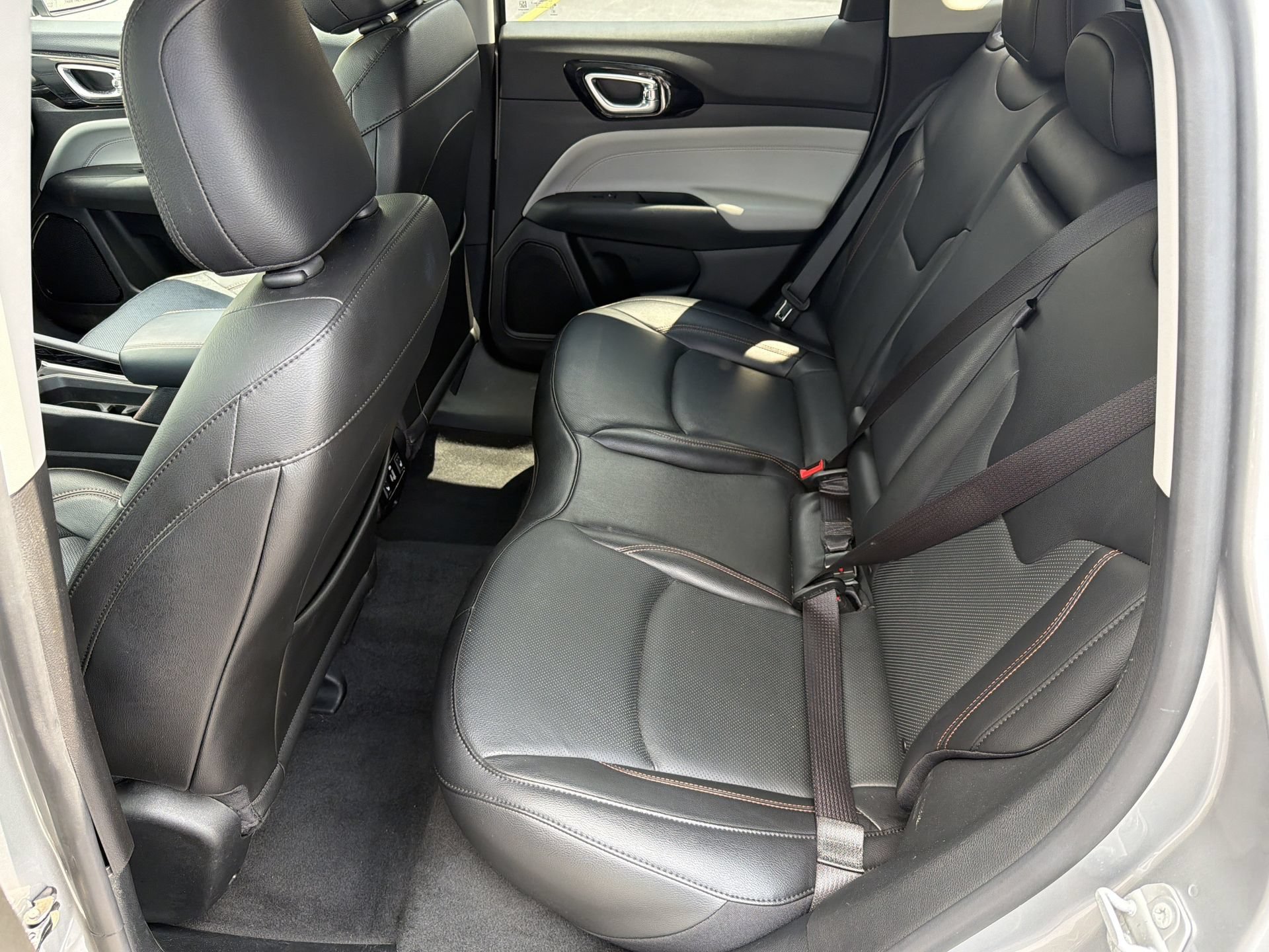 Used 2022 Jeep Compass Limited w/ Elite Group AWD/4WD image 25