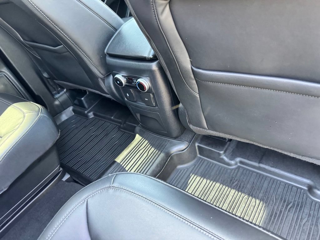 Certified 2023 Ford Explorer XLT w/ Equipment Group 202A AWD/4WD image 19